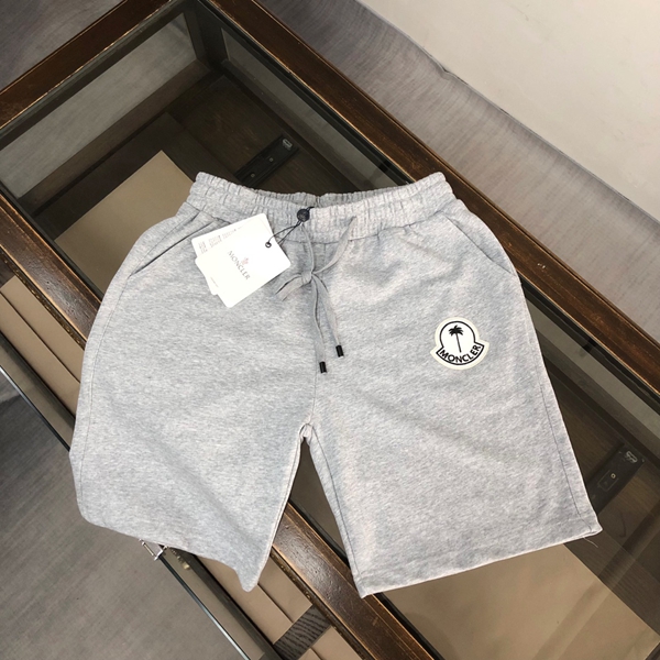 ブランドハーフパンツ正面デザイン